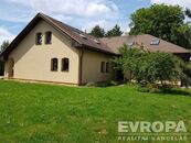 Pronájem rodinného domu 5+1 s bazénem, Liberec Vratislavice, cena 37800 CZK / objekt / měsíc, nabízí EVROPA realitní kancelář