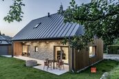 Designová dřevostavba s výhledem na panorama Jizerských hor. A tiny house v zahradě plné ovocných st, cena cena v RK, nabízí 