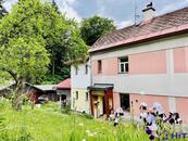 Rodinný dům ve velmi žádané lokalitě, ul. Sportovní, cena 6590000 CZK / objekt, nabízí 