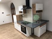 Prodám dům po rekonstrukci o 2 bytových jednotkách + komerční prostor ( nebo další bytová jednotka ), cena 7250000 CZK / objekt, nabízí 