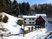 Prodáváme exkluzivně rodinný dům v o zastavěné ploše 220 m2, v Desné, cena 6900000 CZK / objekt, nabízí 